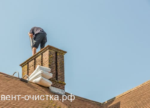 Подготовка домовладельцев к профессиональной чистке дымохода — что нужно знать